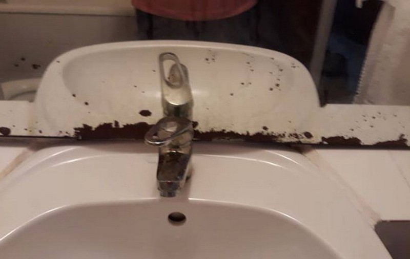 Bihorenii dintr-un centru de carantină, nemulțumiți de condițiile de cazare: ”Ieșim sănătoși de aici?”