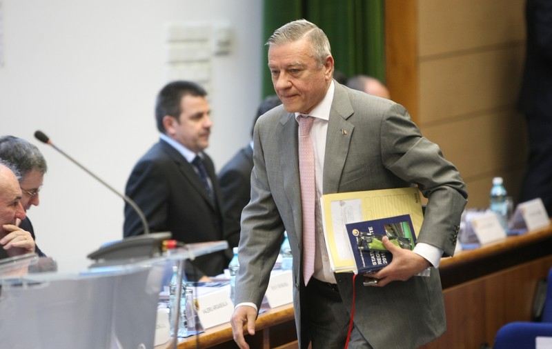 ”CAZUL LOTERIA” / Conducerea FRF îl consideră BUN DE PLATĂ pe Sandu