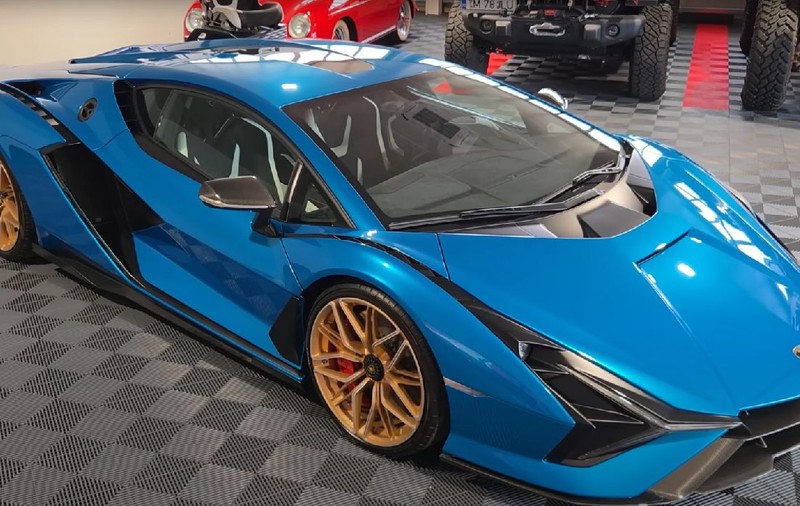 Un Lamborghini Sián, care trebuia distrus după teste, a ajuns într-un garaj din Timișoara