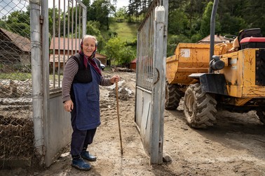 Ileana Chirica a rămas fără grădina de zarzavaturi la care a muncit toată primăvara