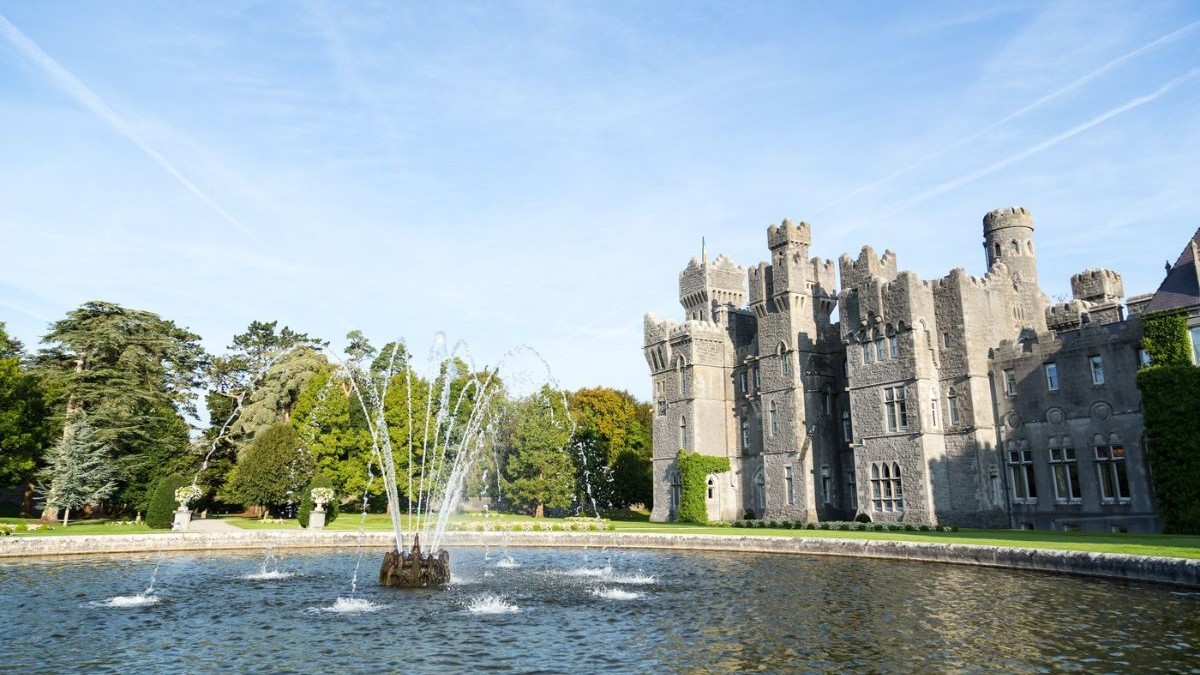 Ashford Castle din Irlanda