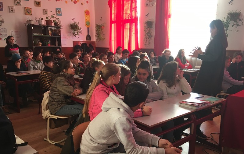 Lecții împotriva traficului de persoane cu copii de 13-14 ani în cea mai expusă zonă a României. „Până să fie cazul Caracal, directorii și profesorii nu erau foarte receptivi”