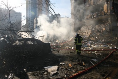 Un cartier din Kievul bombardat