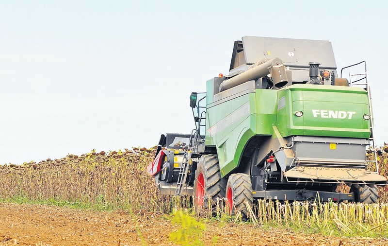 Avem doar 60% din pământ! România a devenit o fermă cu proprietari din UE