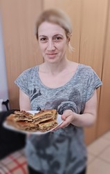 Marine Kazarian a gătit 15 tăvi cu baclava pentru Paște