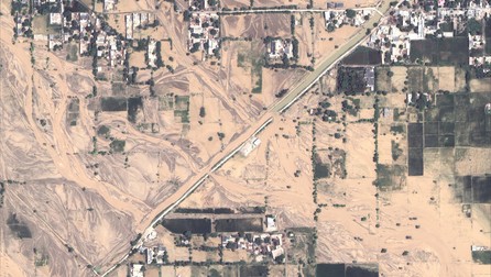 Imagine din satelit pusă la dispoziție de Maxar Technologies arată efectele inundațiilor din Gudpur, Pakistan, 30 august 2022. Foto EPA