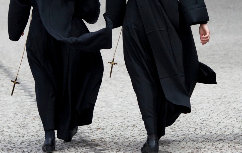 Două călugărițe s-au întors gravide dintr-o călătorie misionară. Biserica a lansat o investigație