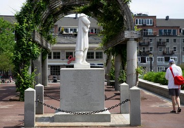 Statuia din parcul care poartă numele navigatorului | Foto: EPA