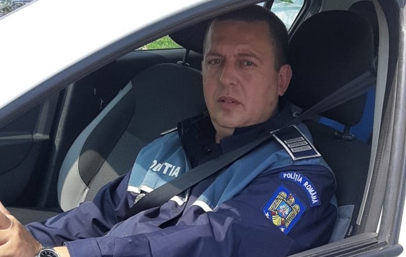 Un polițist aflat în timpul liber a prins un hoț care a tâlhărit un bătrân