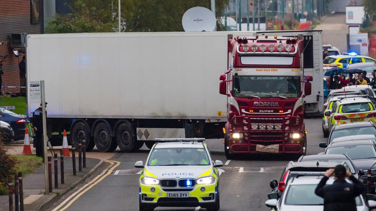 Cei 39 de cetățeni chinezi descoperiți în camionul din Essex erau deja morți când au intrat în Belgia (EPA)