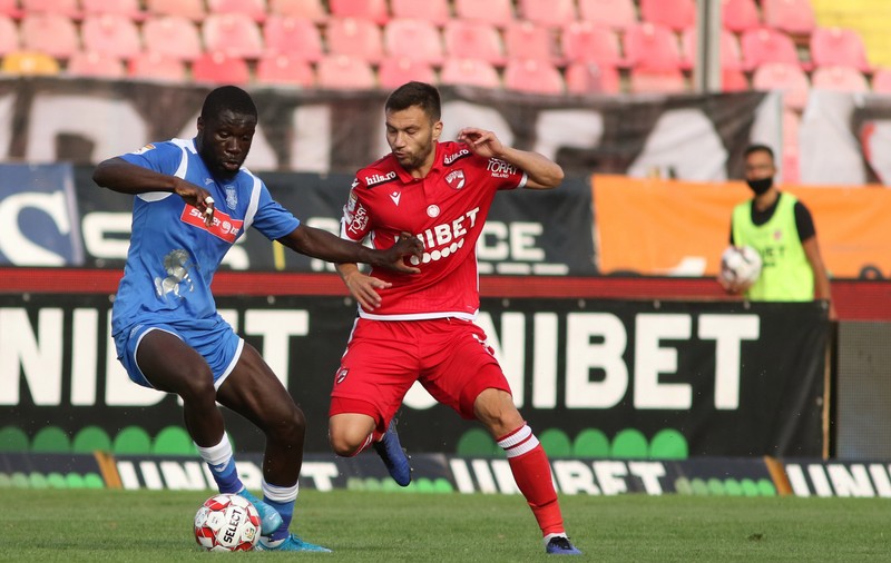 Poli Iași, ultima adversară a lui Dinamo, a anulat antrenamentul de azi. Un fotbalist s-a simțit rău