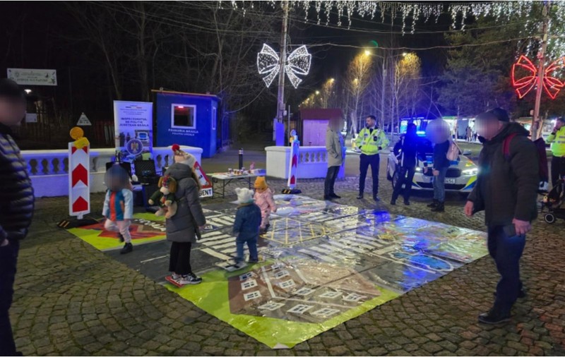 În Brăila, polițiștii au organizat o activitate interactivă pentru a învăța copiii regulile de circulație