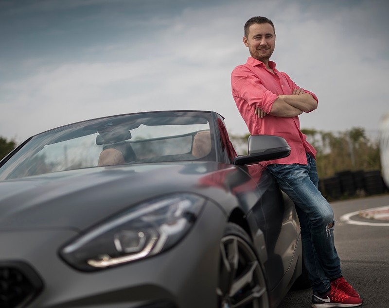 Tudor Bratu a încheiat colaborarea cu Pro TV. Costin Giurgea prezintă singur „Superspeed”: „Am învățat că e nevoie de o echipă extinsă”