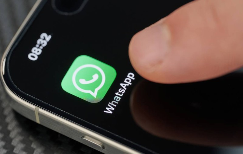 Escrocherii de tip „grup de investiții” circulă pe WhatsApp și Telegram. ASF avertizează că așa-zișii „mentori” fură datele credulilor