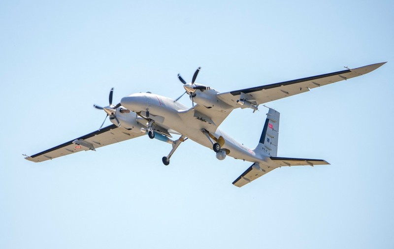 Drone neidentificate au zburat peste cea mai mare bază NATO din Europa. „Posibile drone spion”