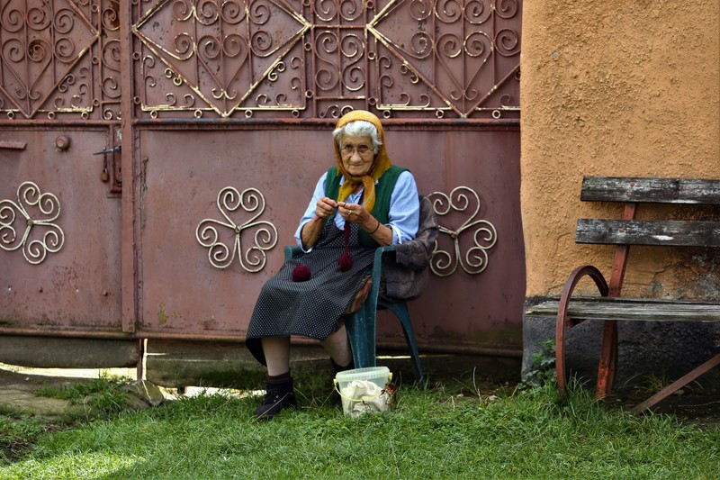 Ioana se recomandă drept una dintre ultimele bătrâne din Viscri