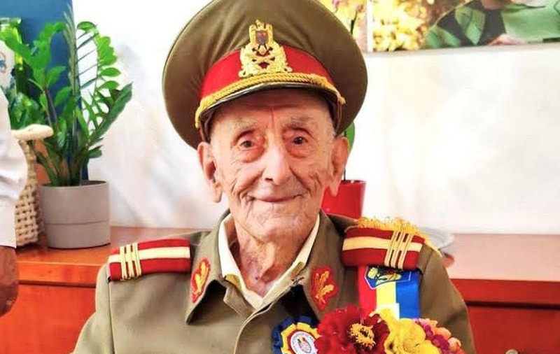 Ion Vasile Banu, veteran de război de 107 ani, singurul decorat de Nicușor Dan de 1 Decembrie
