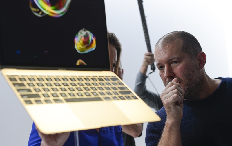Apple va înlocui procesoarele Intel din 2020. Acțiunile Intel, în picaj - VIDEO