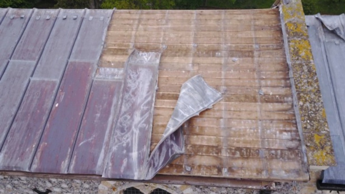 Au ”stors” zeci de mii de euro de la bătrâni pe care îi lăsau fără acoperiș la casă. ”Gruparea constructorilor” era formată din membrii a două familii de romi