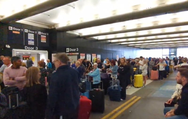 Anulări de zboruri la două terminale de pe aeroportul din Manchester, după o pană de curent