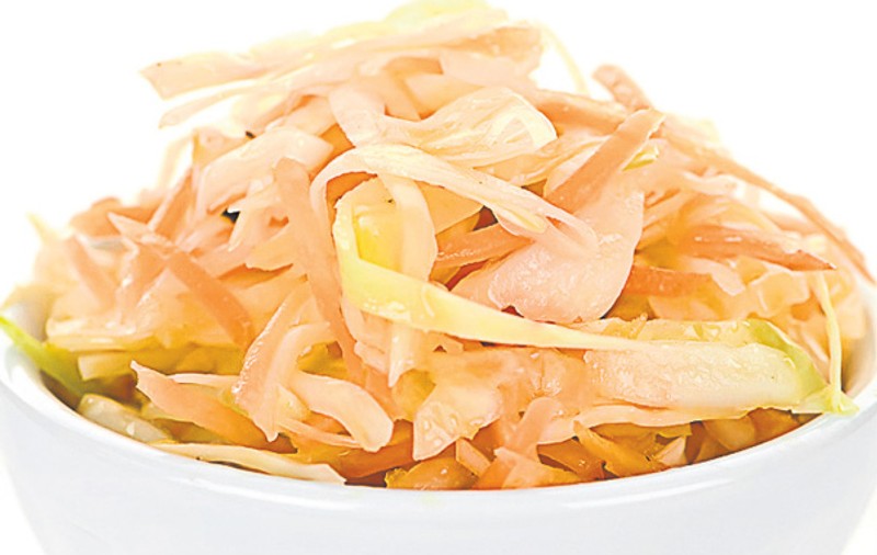 Salată de varză cu iaurt | O reţetă sănătoasă