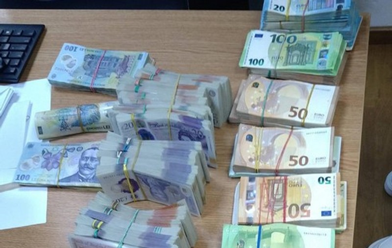 Averea cu care o ucraineancă a intrat în România pe la Siret. Mașina pe care o conducea a fost oprită la 700 de metri de vamă