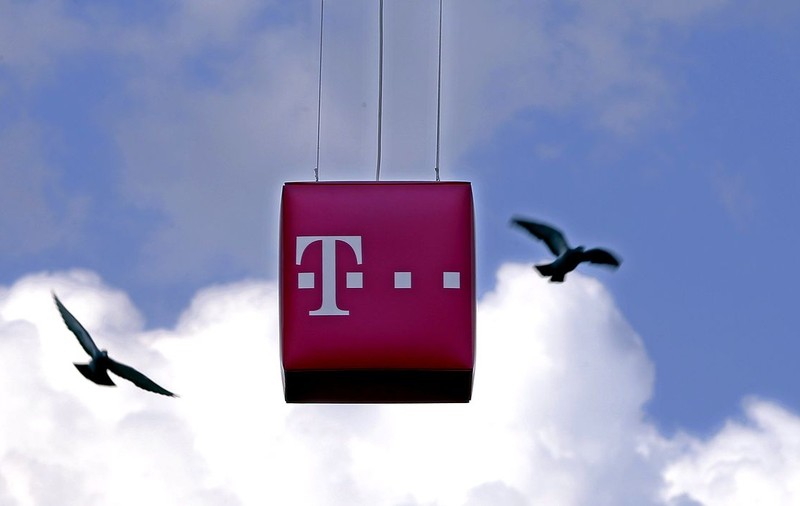 Patronul Prima TV cumpără rețeaua Telekom Mobile: „Vom dezvolta un proiect 100% românesc de succes”