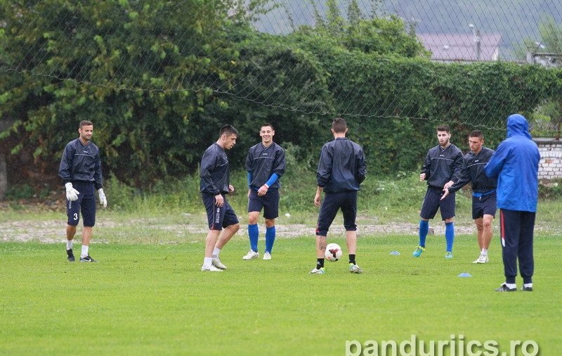 Pandurii au zdrobit echipa de liga a III-a SCM Argeșul Pitești! 
