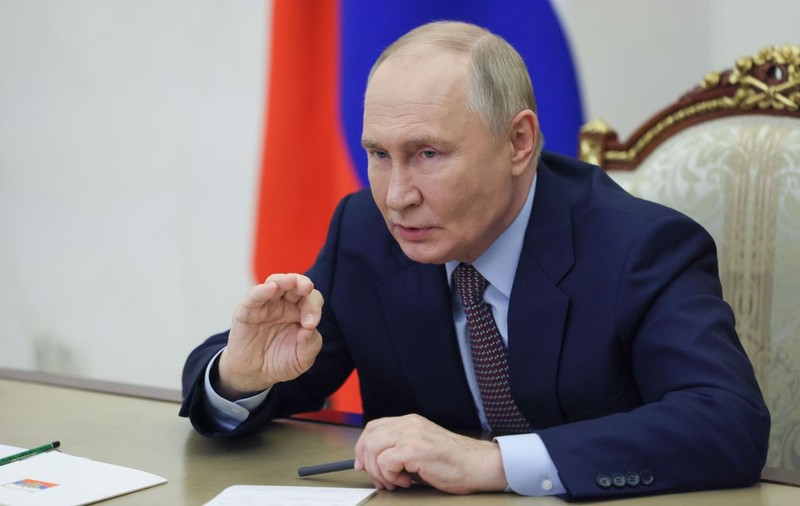 Vladimir Putin a vorbit cu Papa Leon al XIV-lea și i-a zis că vrea pace în Ucraina, dar acuză Kievul de escaladare