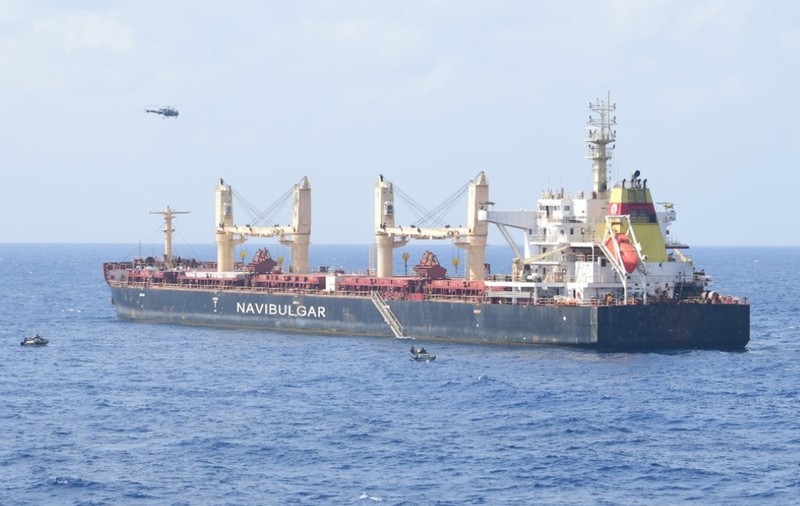Navă capturată în 2023 de pirații somalezi, eliberată de marina indiană. 17 marinari au fost salvați