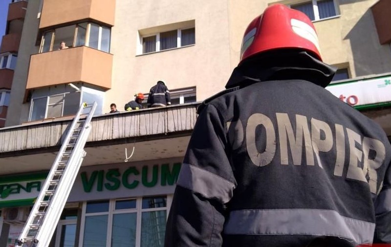 O femeie s-a aruncat de la etajul șapte al unui bloc din Cluj. Nu a mai avut nici o șansă |VIDEO