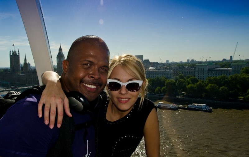 Cabral şi-a dus soţia la Londra! Cei doi şi-au planificat vacanţa cu 6 luni înainte! 