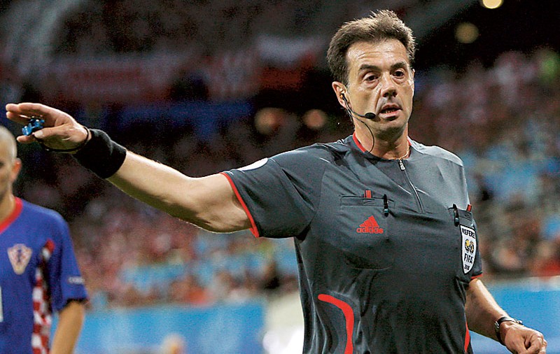 Kyros Vassaras va arbitra România – Serbia