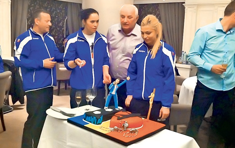 Tadici are sosie de ciocolată! FOTO
