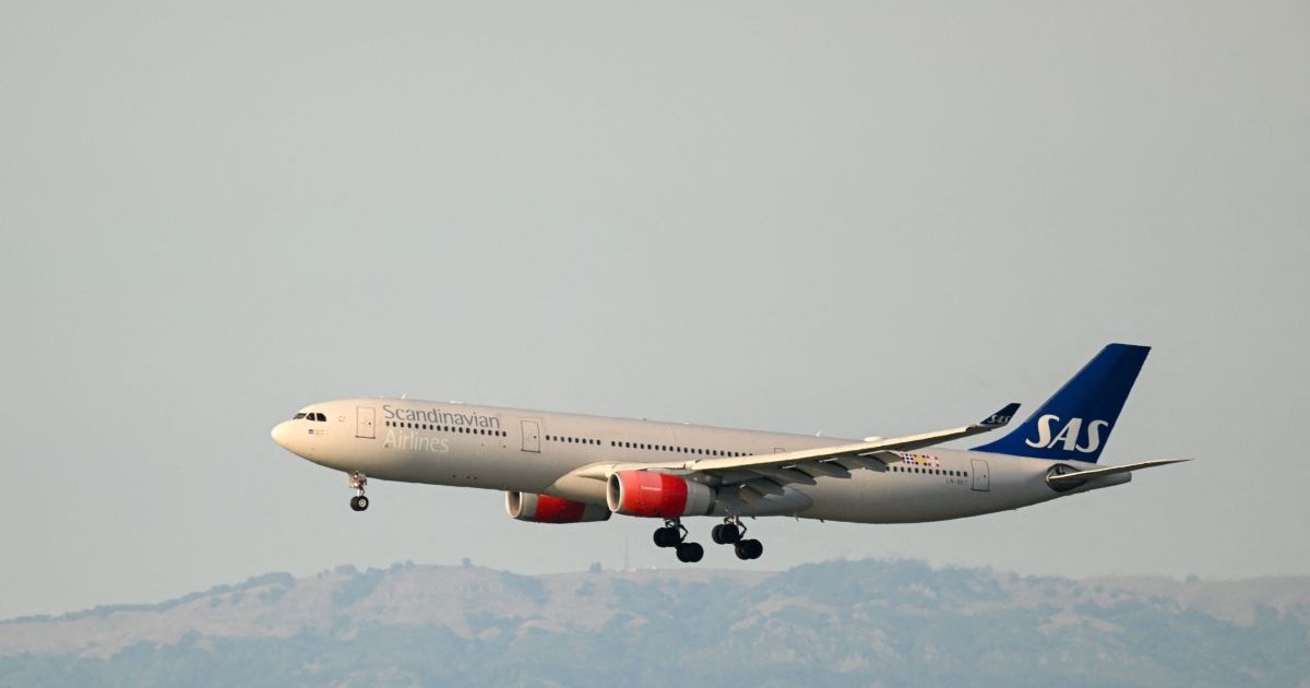 Un avion al companiei Scandinavian Airlines a aterizat pe Aeroportul Internațional San Francisco (SFO) din San Francisco, California, Statele Unite, pe 8 iunie 2023