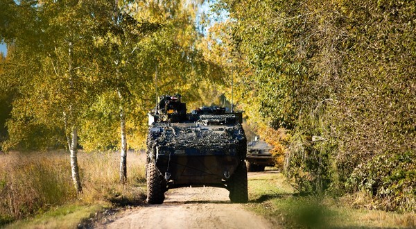 Ambasadorul american la NATO, Matthew Whitaker, a cerut modernizarea infrastructurii europene pentru a asigura o mobilizare rapidă a trupelor spre est, într-un context de reevaluare a prezenței militare a SUA pe continent