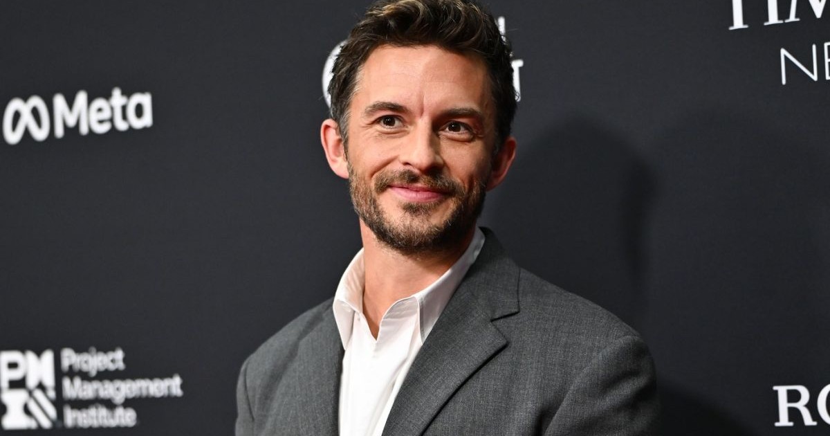 Jonathan Bailey, 30 octombrie 2025