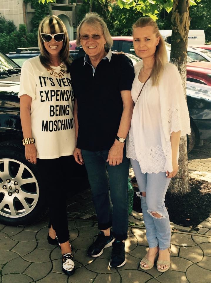 Mihai Constantinescu, alături de fosta sa soție, Mihaela Constantinescu (foto stânga), și Simona Secrier, cea de-a doua soție