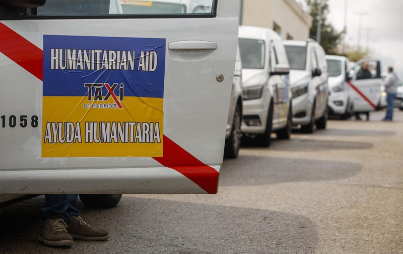 Refugiații salvați cu taxiul. Șoferii spanioli de taxi au condus 40 de ore pentru a-i aduce pe ucraineni din Polonia în Spania