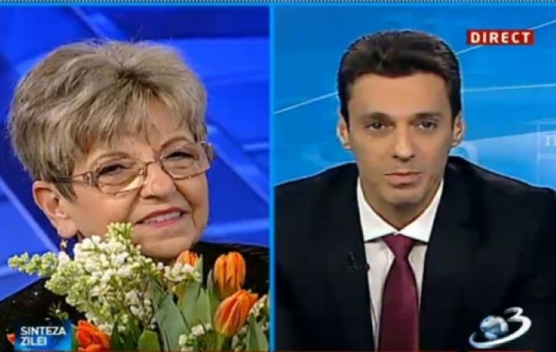 NU-ŞI MAI ÎNCAPE ÎN PIELE! Uite CÂT DE FERICITĂ este MAMA lui Mircea Badea în ROLUL DE BUNICĂ | FOTO
