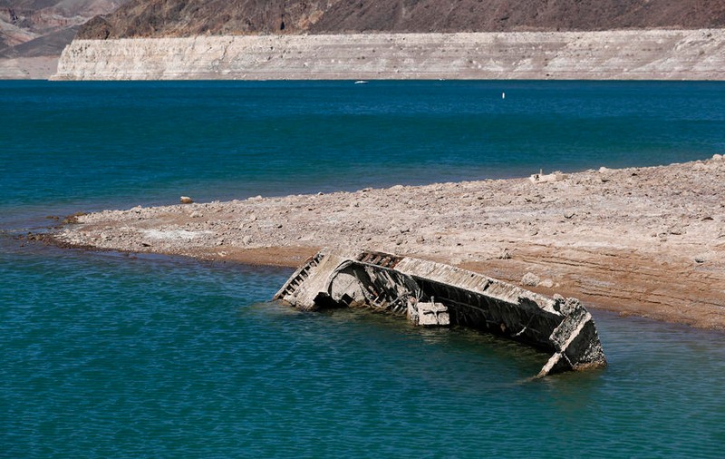 O ambarcațiune din Al Doilea Război Mondial a ieșit la suprafață pe Lacul Mead din SUA, din cauza secetei extreme