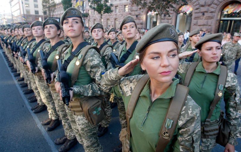 Mobilizarea femeilor din Ucraina. Unde minte presa rusă și Kievul nu spune tot adevărul