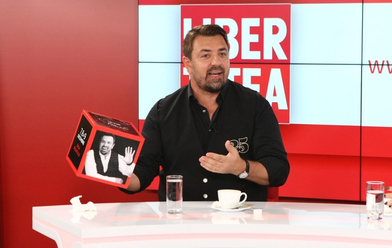 VIDEO/ De unde a pornit turneul aniversar "25 de ani de activitate Horia Brenciu". În 1993, debuta într-un studio TV