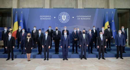 Noul Guvern este format din 20 de miniștri, dintre care doar una este femeie: Gabriela Firea, care conduce Ministerul Familiei | Foto: Hepta