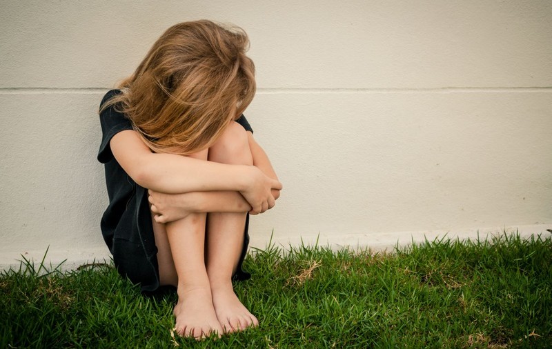 Psihoterapeut, despre tăcerea comunității și blamarea mamei în cazul pastorului acuzat că și-a abuzat sexual fiicele