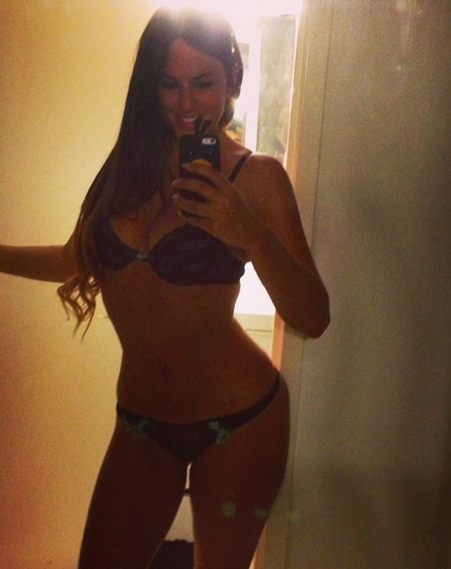 GALERIE FOTO / Claudia, diva care s-a apucat de arbitraj