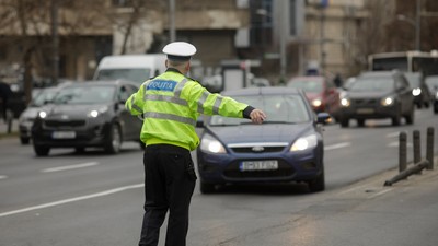 Un șofer beat a fost oprit de trei ori de polițiști în mai puțin de 48 de ore. Cu ce pedeapsă s-a ales ultima dată