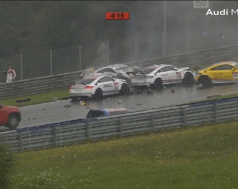 Accident teribil la o cursă din Audi Sport TT Cup, de pe Red Bull Ring, din Spielberg, Austria. ^Toți piloții ar fi, conform primelor informații, teferi / FOTO&VIDEO