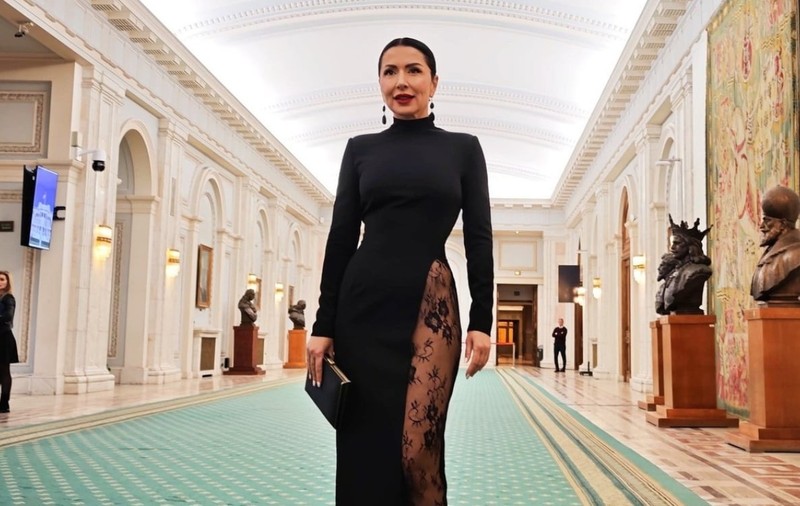 Cum au apărut Carmen Brumă și Mircea Badea la Palatul Parlamentului. Au fost lăudați: „Superbi amândoi”