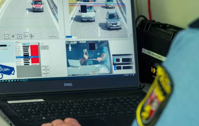 Noile camere din trafic filmează șoferii care folosesc telefonul la volan. Amenda vine direct acasă